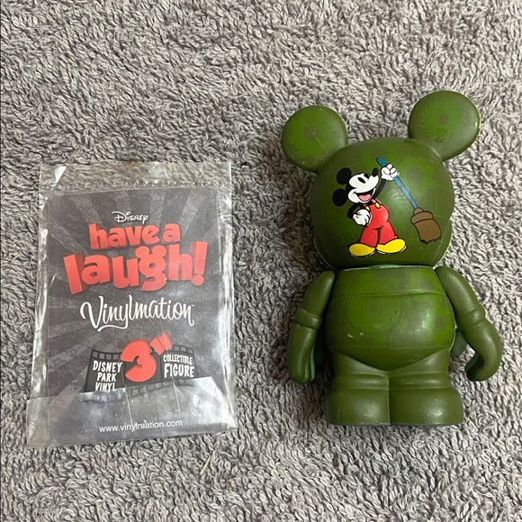 🌵 Retired Disney Vinylmation Clock Cleaners from the "Have a laugh" series! - Picture 2 of 3